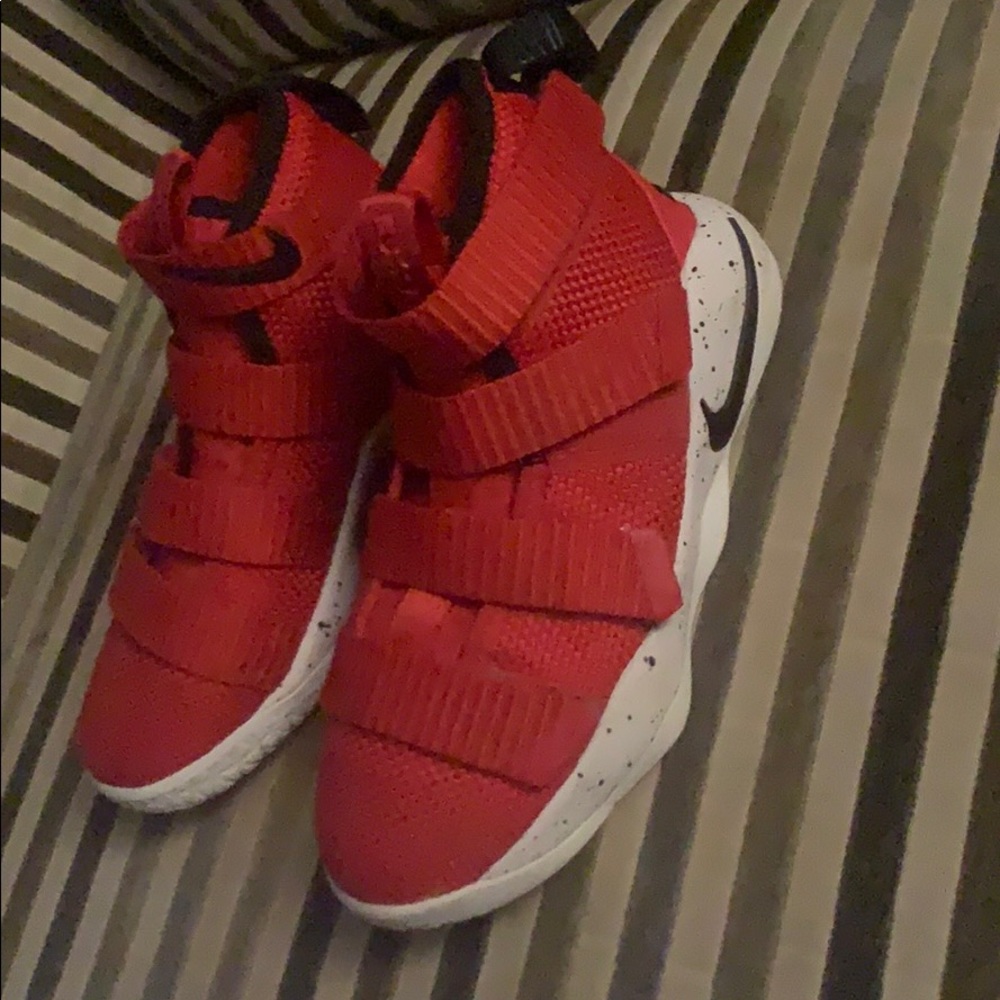 Boys Nike Lebron Shoes with Insoles